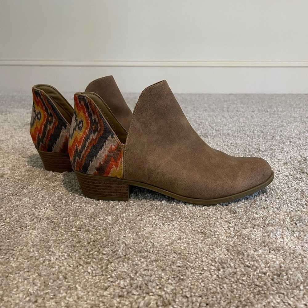 Indigo Rd. Ankle cut-out boots